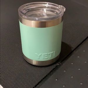 Yeti wine tumbler
